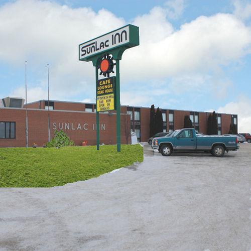 Sunlac Inn Lakota Ngoại thất bức ảnh