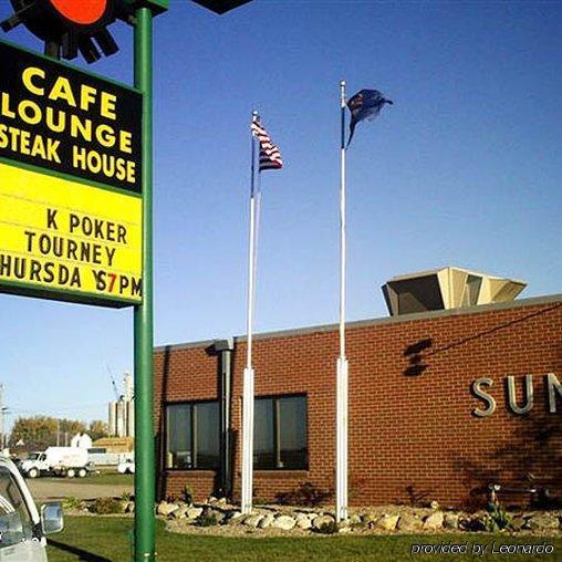 Sunlac Inn Lakota Ngoại thất bức ảnh