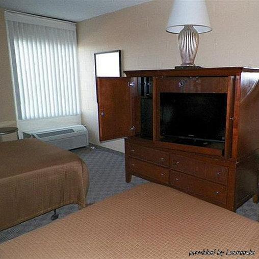 Sunlac Inn Lakota Phòng bức ảnh