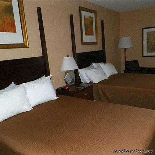 Sunlac Inn Lakota Phòng bức ảnh