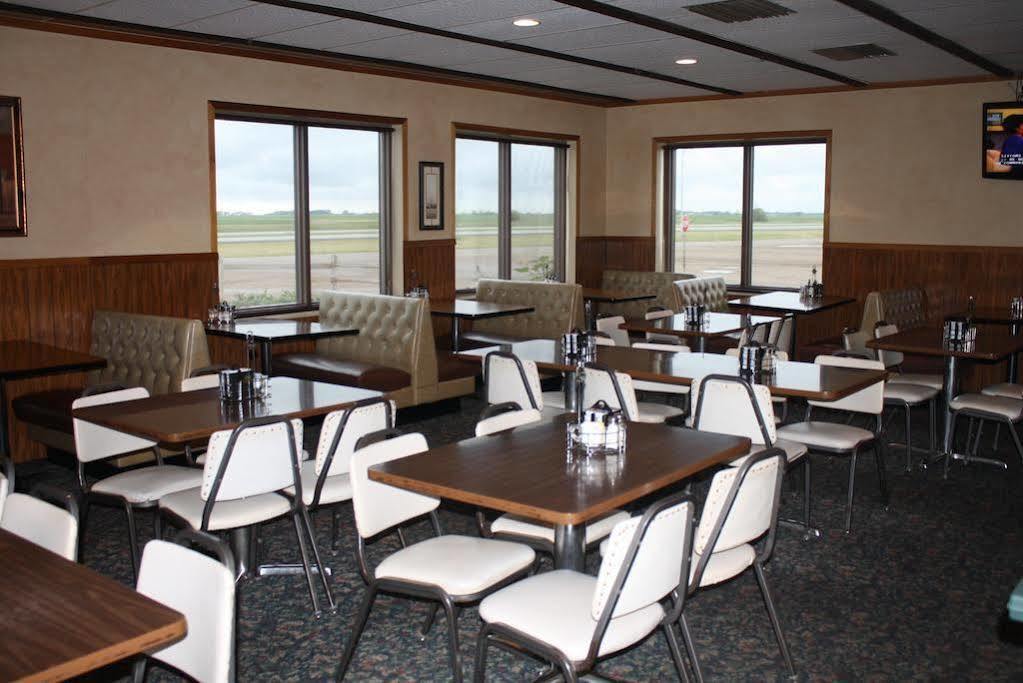 Sunlac Inn Lakota Ngoại thất bức ảnh