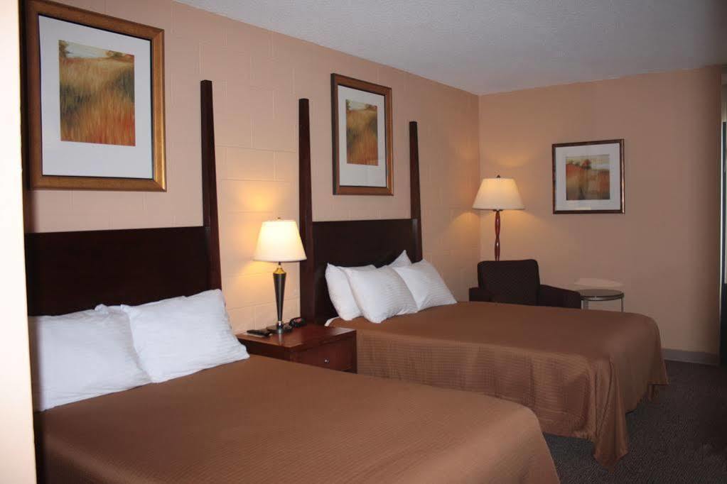 Sunlac Inn Lakota Ngoại thất bức ảnh